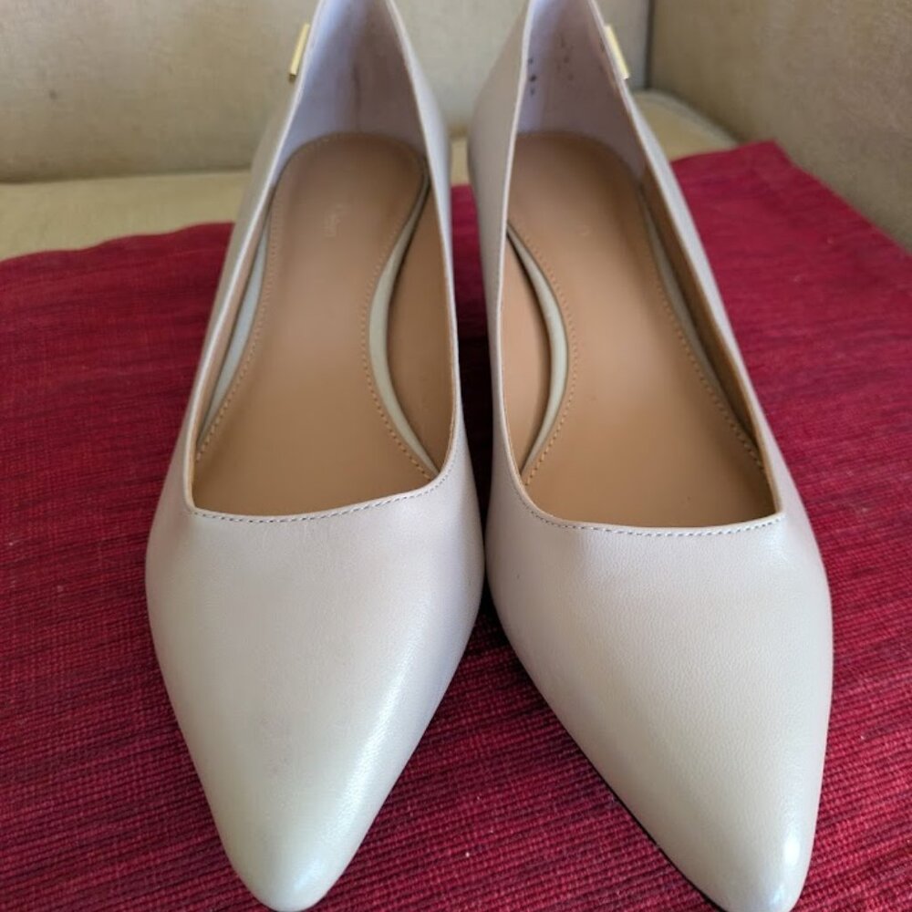 Calvin Klein Gabrianna Pump with Kitten Heel NEW